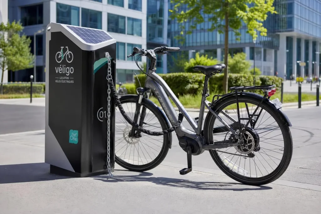 Borne de stationnement vélo connectée V-lock avec panneau solaire